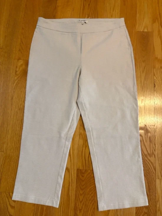 New Nanette Lepore Tan and White Checked Cropped Pull-On Pants - Picture 9 of 11